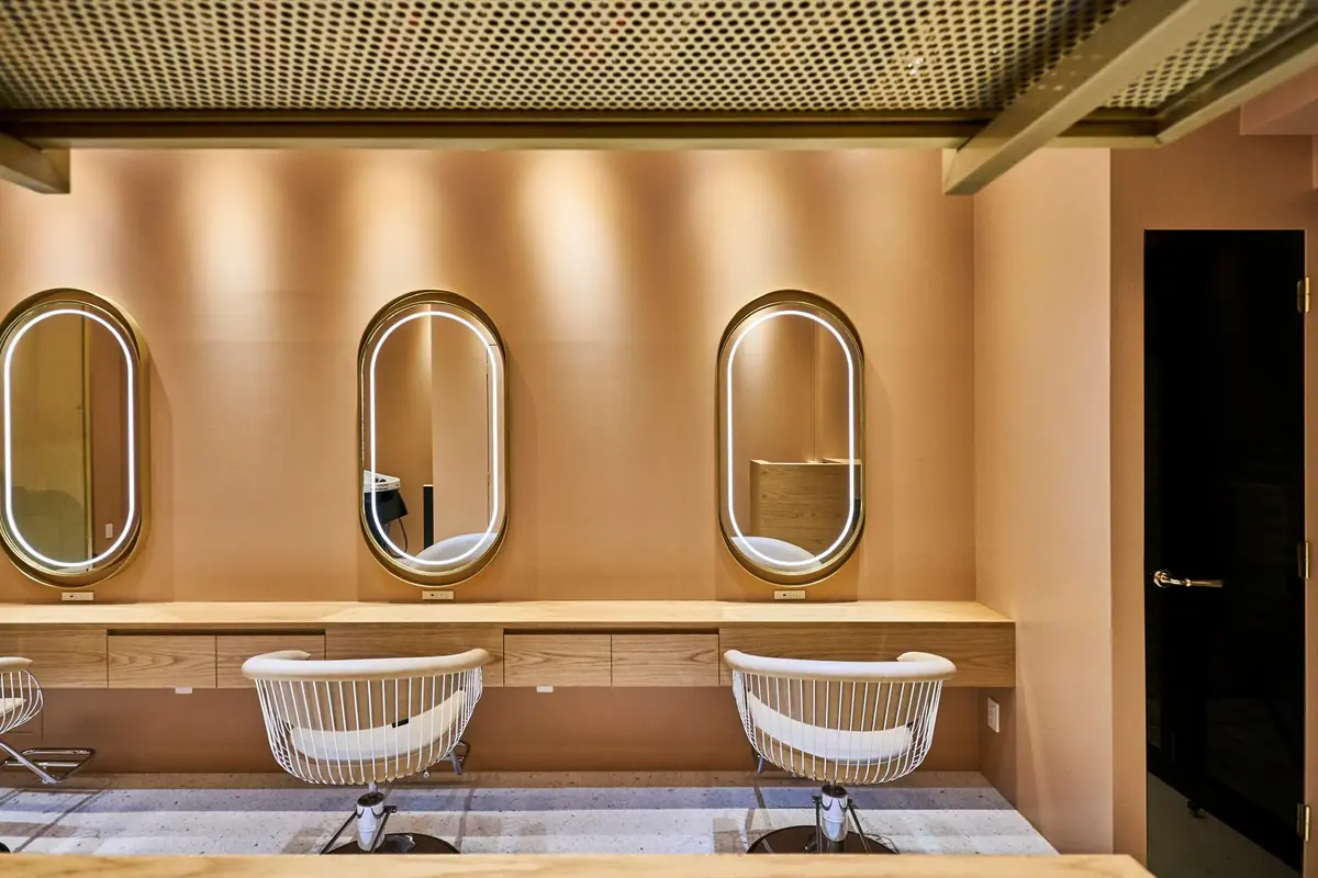 Centre hairsalon 店内
